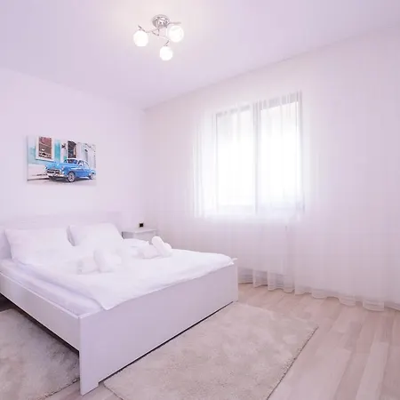 Lux Close Old Town