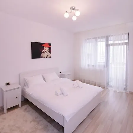 Lux Close Old Town Апартаменти *