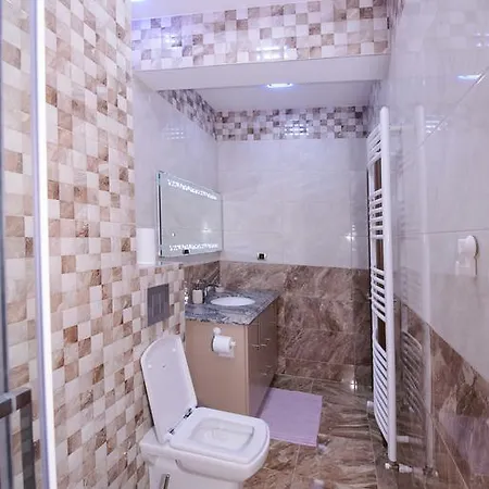 Lux Close Old Town Апартаменти Брашов