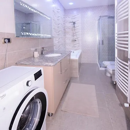 Апартаменти Lux Close Old Town *
